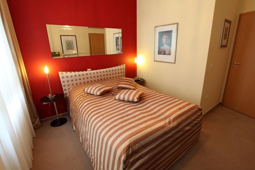 Hotel Sternzeit — hotel in Hueckelhoven