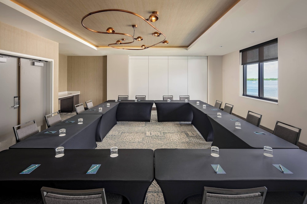 Luminary Hotel & Co. Autograph Hotels - photo 91