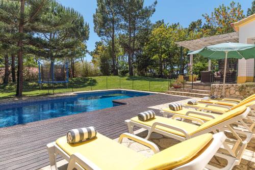 Villa Anita — 4-Star Luxury Hotel in Colares, Portugal