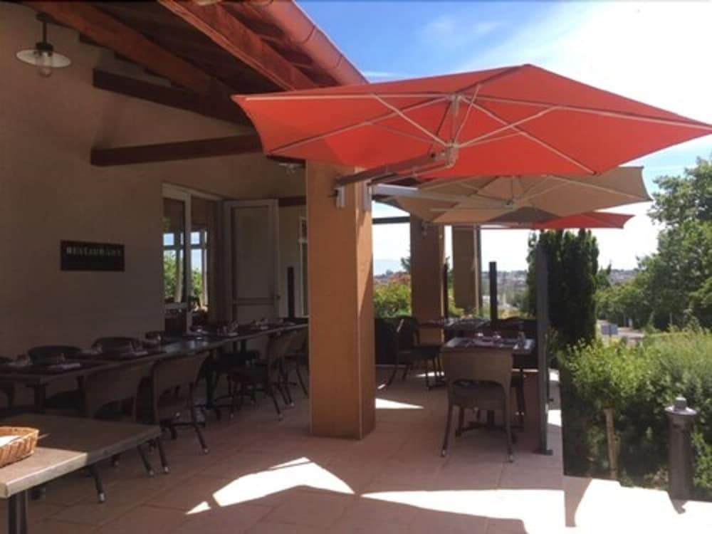 Hotel Les Trois Marchands - carbon neutral hotel in Bressuire