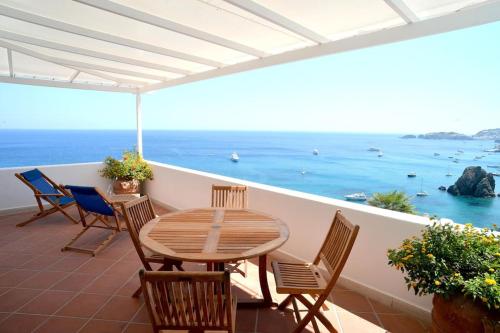 Villa Cala Inferno — 4-Star Luxury Hotel in Ponza, Italy