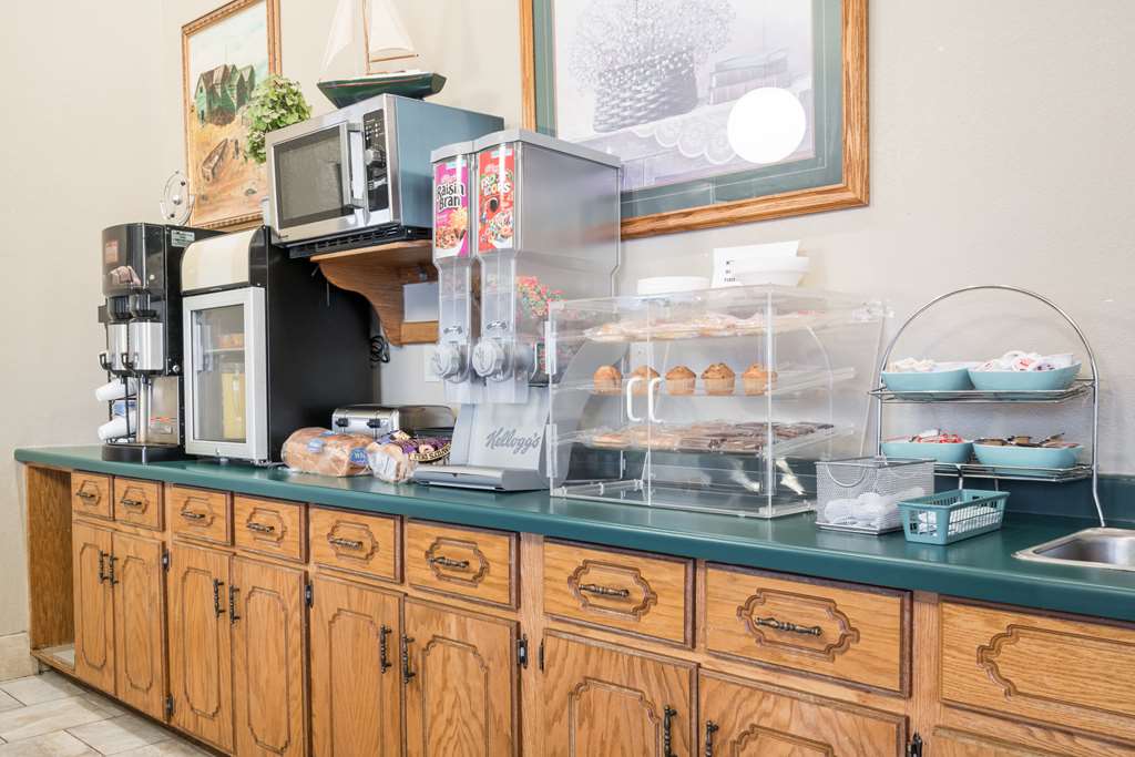 Knights Inn Litchfield - photo 15