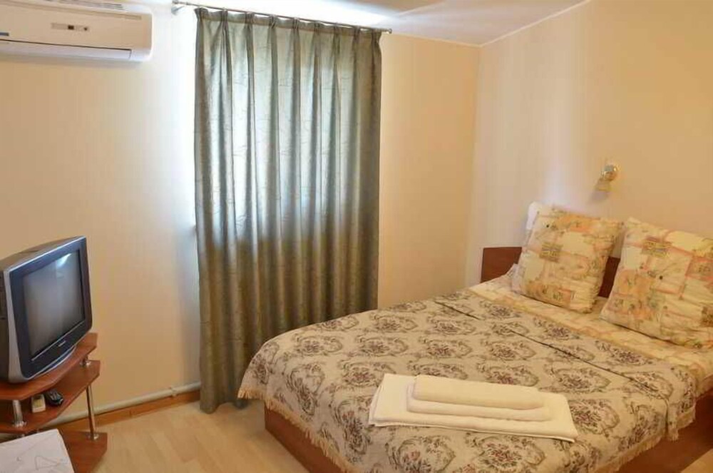 Vizit - carbon neutral hotel in Merefa