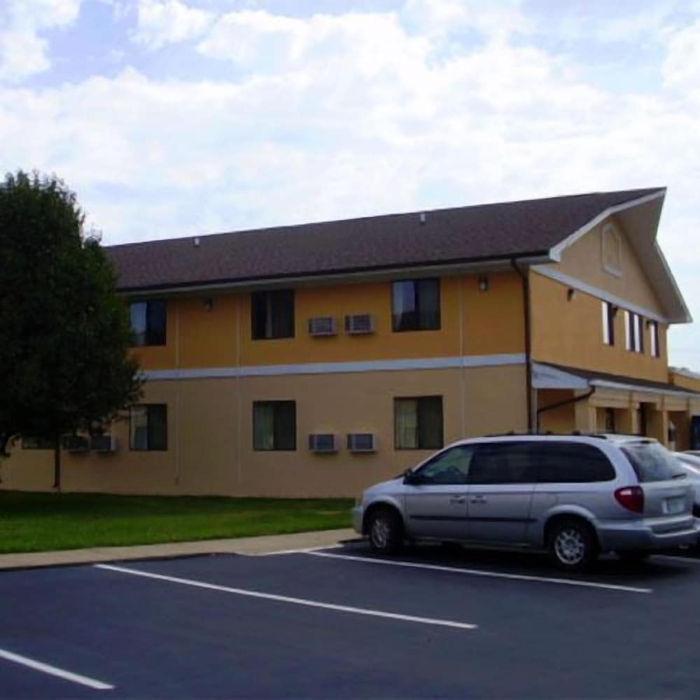 Economy Inn Wentzville - photo 25