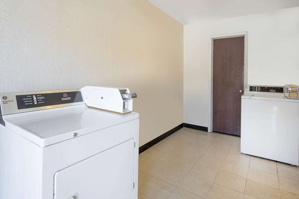 Super 8 by Wyndham Evanston - photo 23
