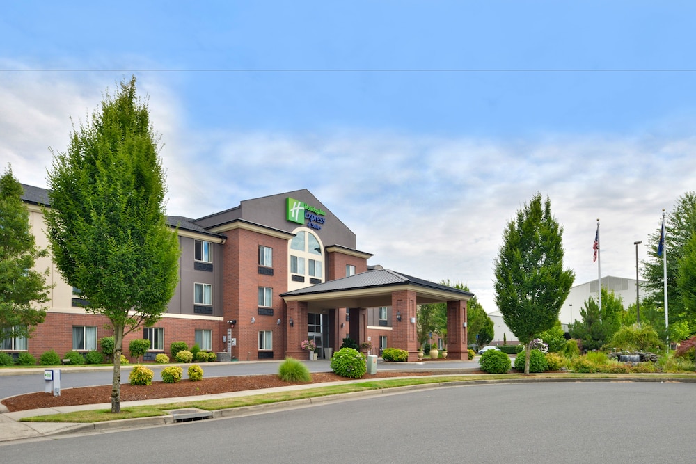 Holiday Inn Express & Suites Albany by IHG - photo 36