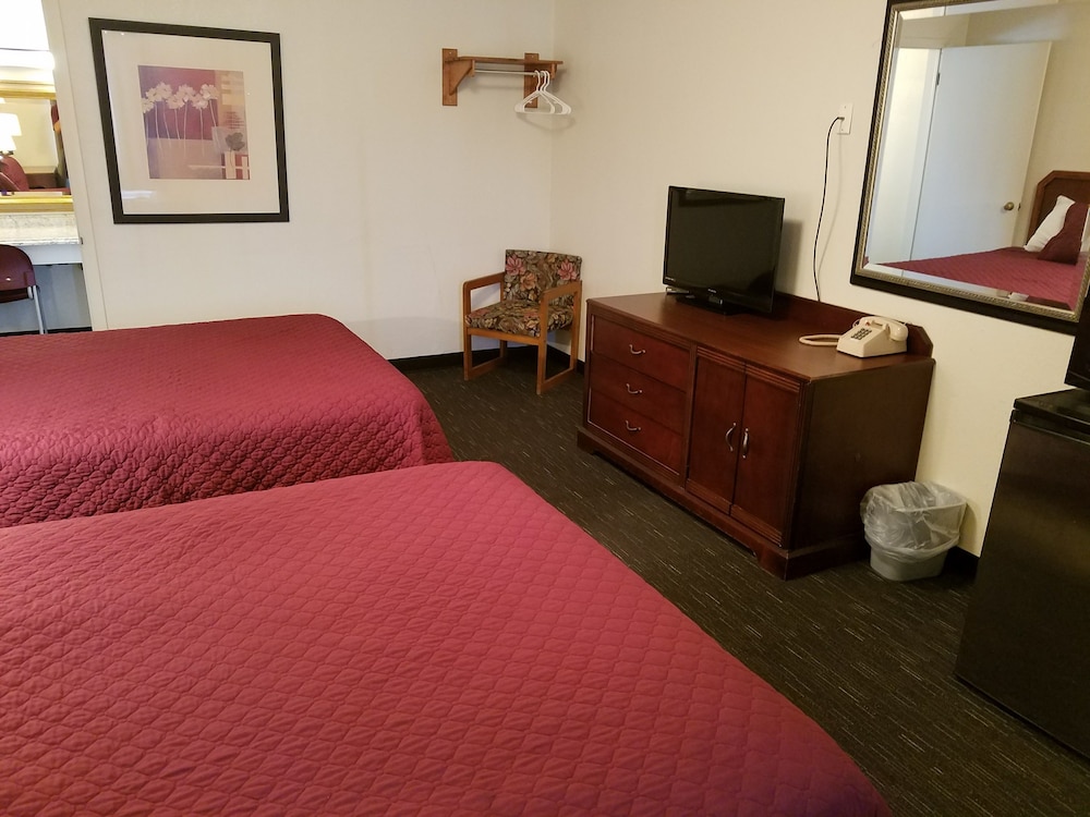 West Plains Motel - photo 42
