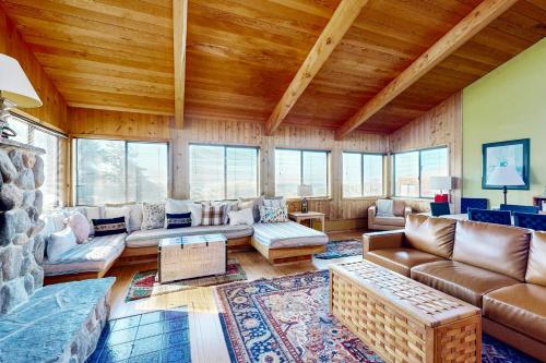 Sea View - carbon neutral hotel in Sea Ranch