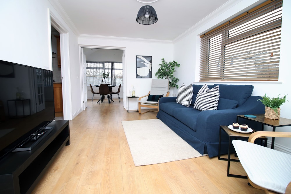 The Nook By Tŷ Sa - last minute hotel in Treharris