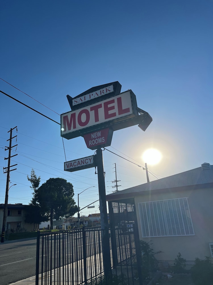 Sai Park Motel - photo 15