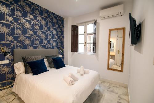 Granadi Apartamentos — 4-Star Luxury Hotel in Granada, Spain