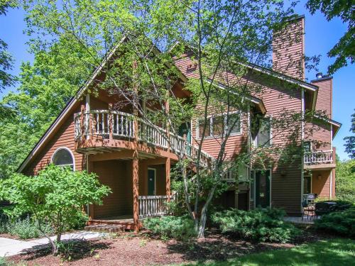 Spacious 2 Bed At Crystal Mountain Resort 2 Bedroom Condo by Redawning - photo 5