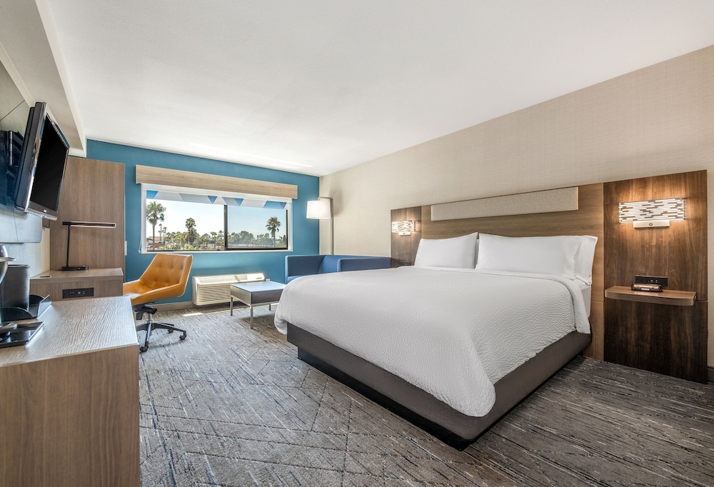 Holiday Inn Express San Diego South National City by IHG - photo 10