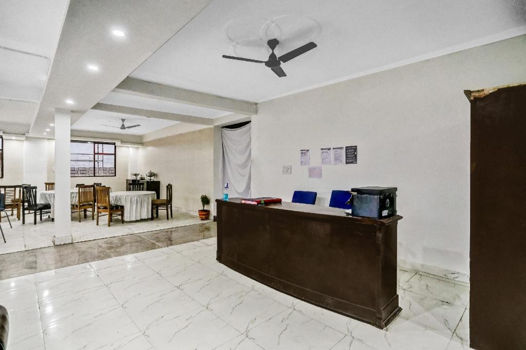 Collection O AP Grand in Noida, India