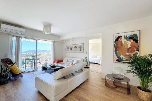 Un Palais Au Prix D'un 3 Etoiles — 4-Star Luxury Hotel in Cannes, France