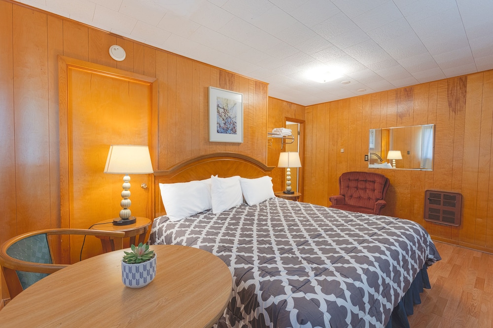 Parkside Motel by OYO Meadville Conneaut Lake - photo 25