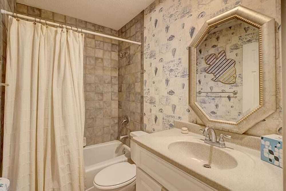 1033 Caravel Court at the Sea Pines Resort - photo 8