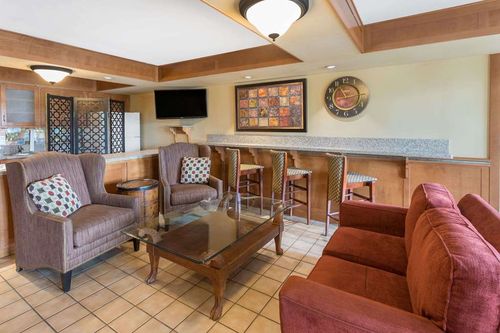 Baymont by Wyndham Sevierville Pigeon Forge - photo 2