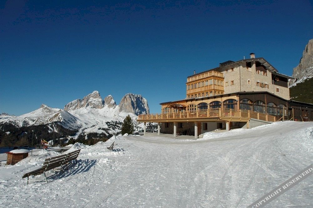 Hotel Pordoi Passo Pordoi Vegetarian Hotel — hotel in Canazei