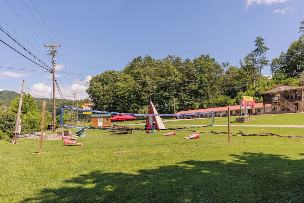 Qualla Cabins and Motel Cherokee near Casino - photo 56