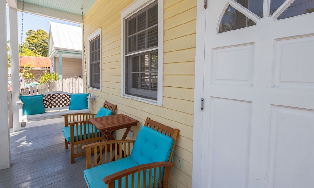Wicker Guesthouse - photo 77