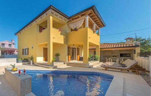 3 Bedroom Lovely Home In Barbariga — 4-Star Luxury Hotel in Vodnjan, Croatia