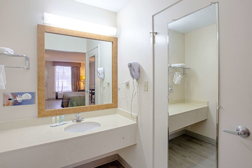 Quality Inn & Suites Live Oak I 10 Exit 283 - photo 25