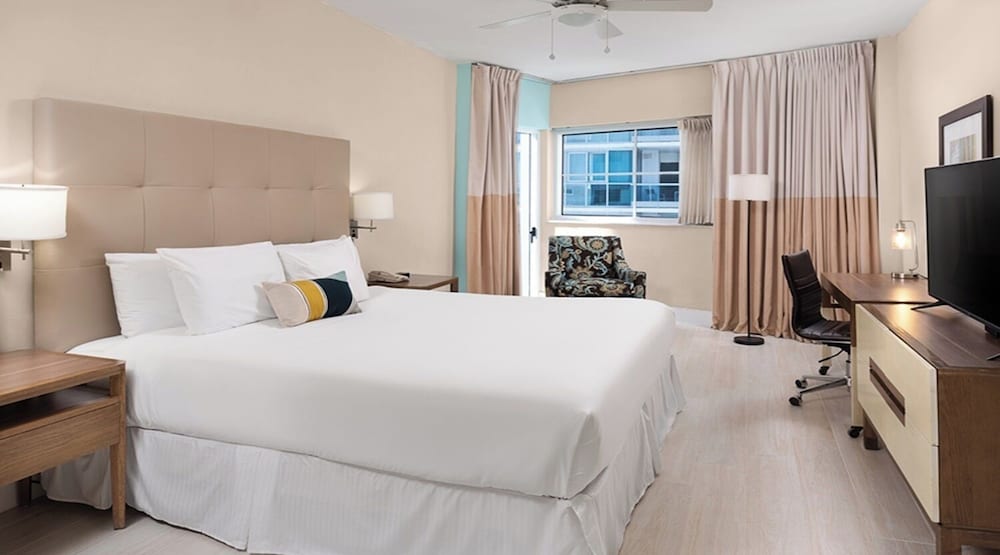 Sherry Frontenac Oceanfront Hotel - photo 18