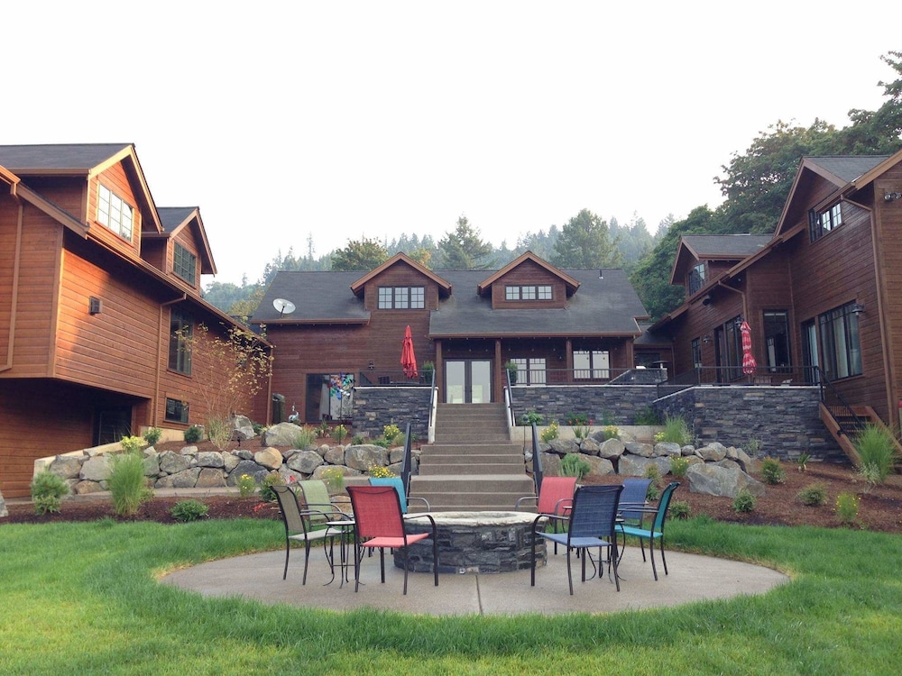 Vineyard View Inn - photo 21