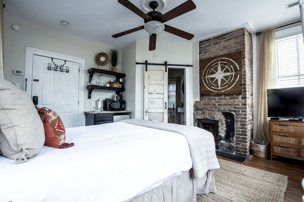 Suites on Coming - photo 36