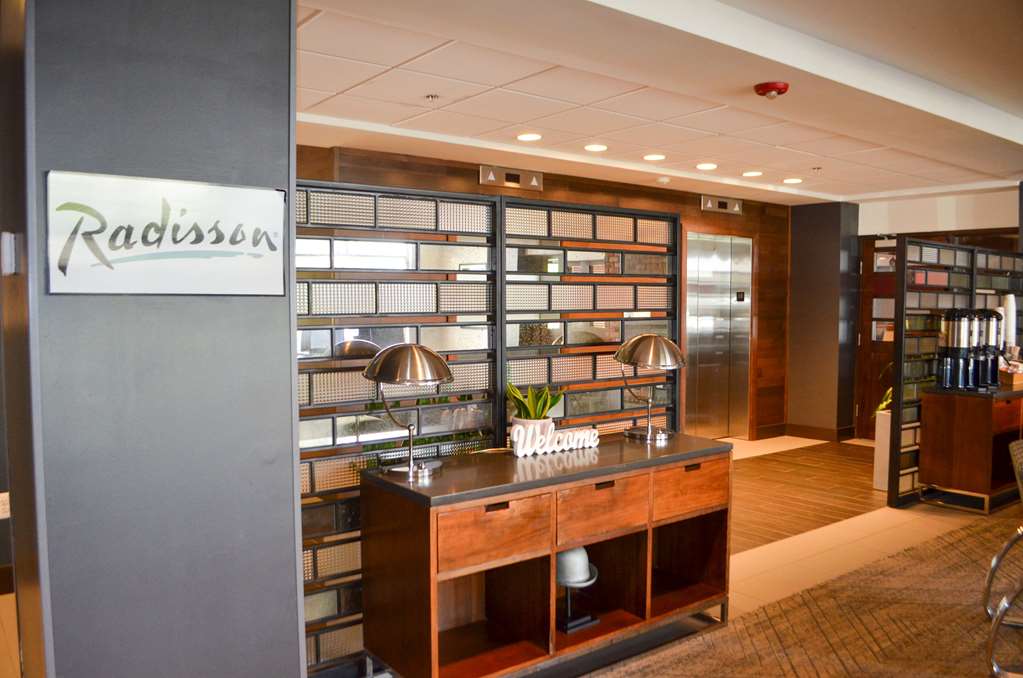 Radisson Hotel Detroit Metro Airport - photo 6