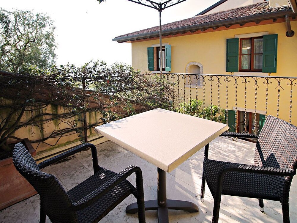 Villa Le Terrazze — 4-Star Luxury Hotel in Torri Del Benaco, Italy