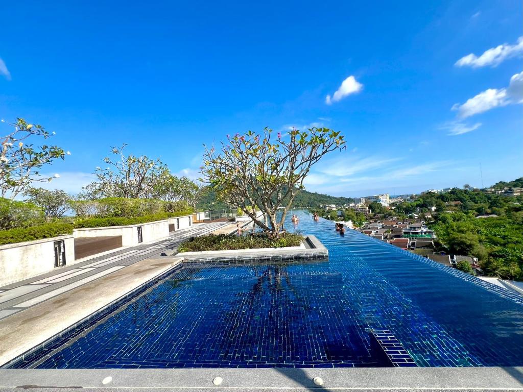 1 Bedroom Apt with Rooftop Pool in Phuket city — 4-Star Luxury Hotel in Phuket, Thailand