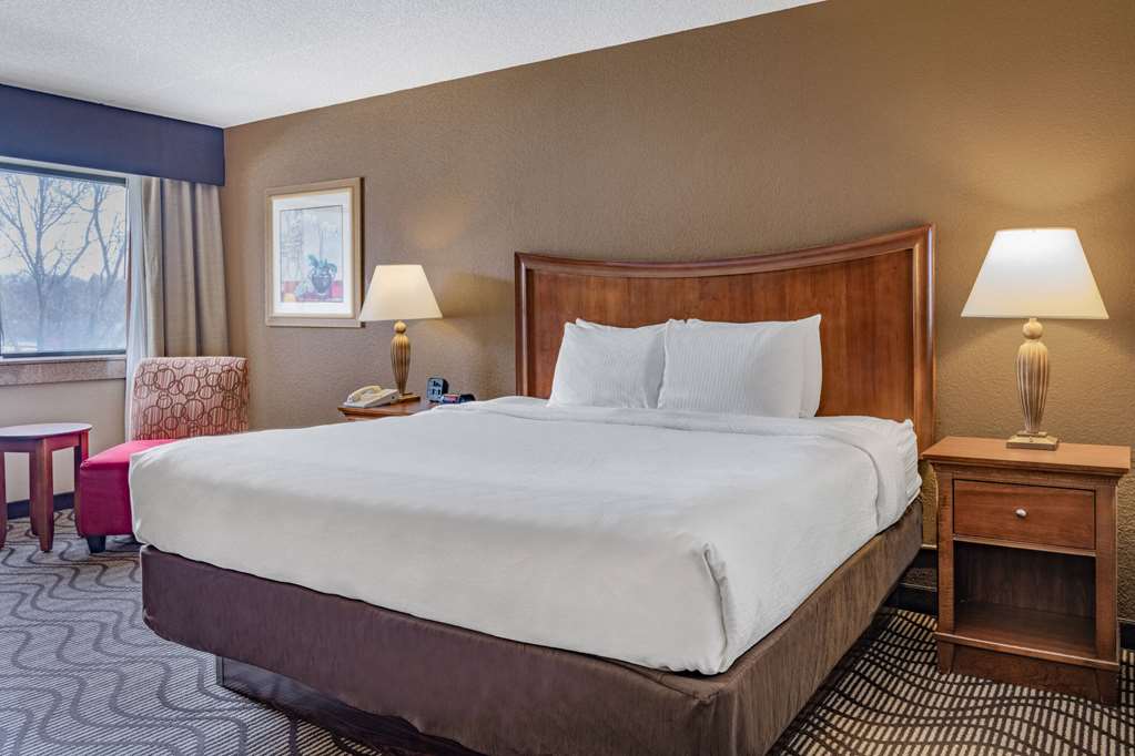 La Quinta Inn & Suites by Wyndham Minneapolis Minnetonka - photo 8