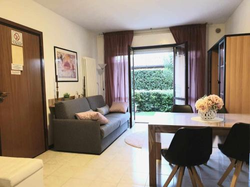Residence MokyD13 piscina WiFi giardino garage — 4-Star Luxury Hotel in Lazise, Italy