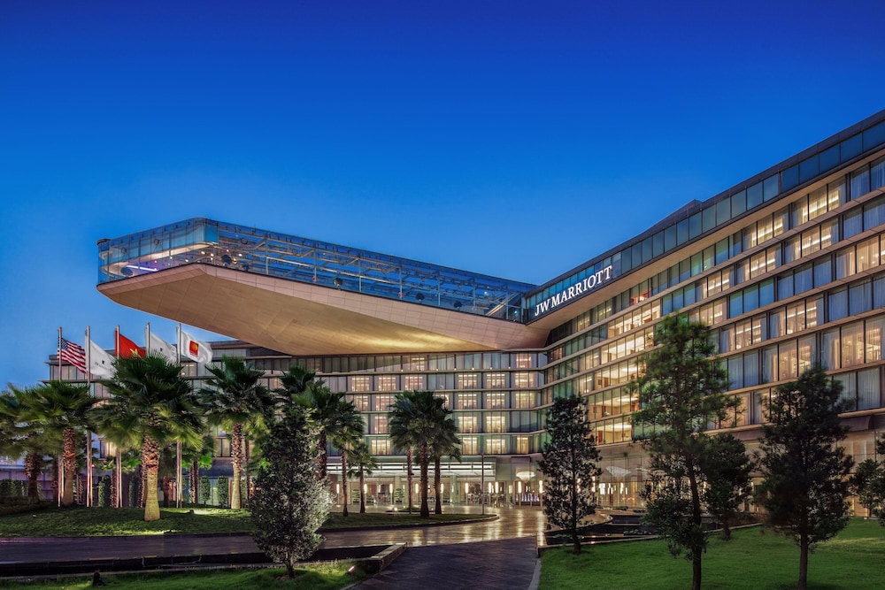 JW Marriott Hotel Hanoi — 5-Star Luxury Hotel in Hanoi, Vietnam