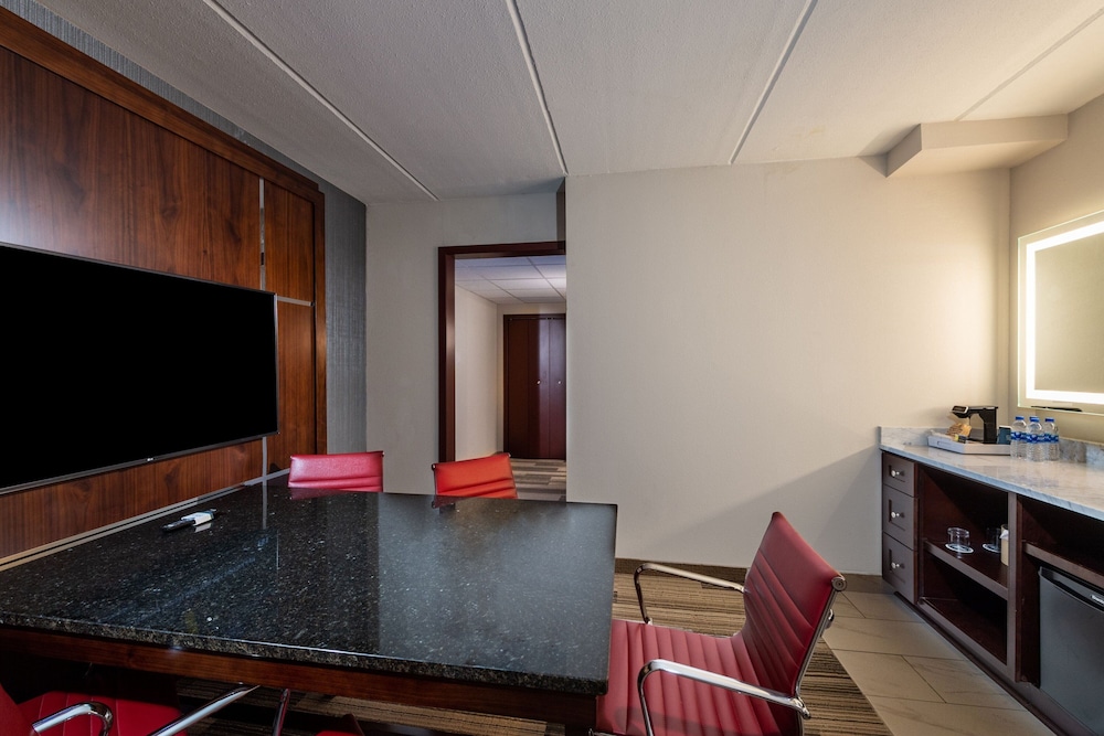 Four Points by Sheraton Atlanta Airport West - photo 7