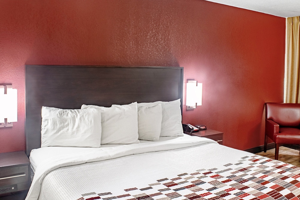 Red Roof Inn & Suites Middletown Franklin - photo 14