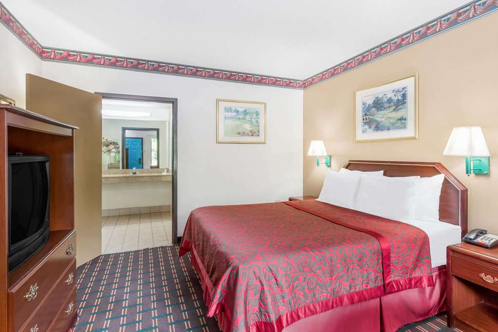 Days Inn by Wyndham Blythewood North Columbia - photo 4