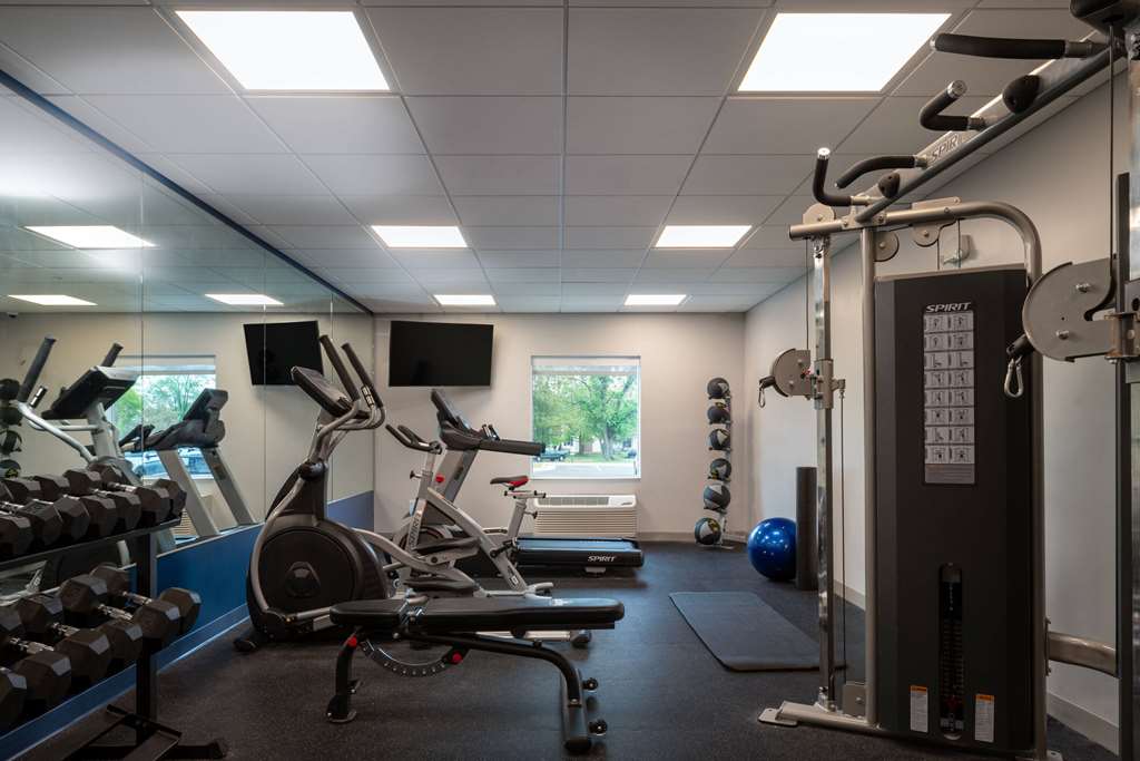Microtel Inn & Suites by Wyndham Winchester - photo 11