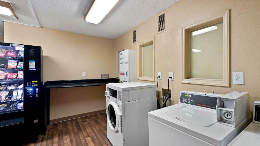 Studio 6 Suites Charlotte NC Tyvola Rd Executive Park - photo 48