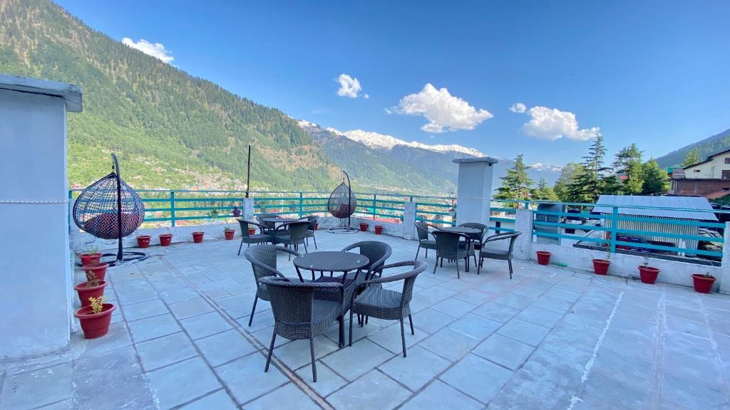 Hotel Hamta View Regency - carbon neutral hotel in Manali