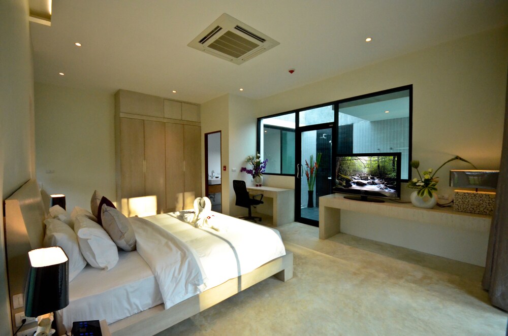 Wanaburi Hotel — 4-Star Luxury Hotel in Phuket, Thailand