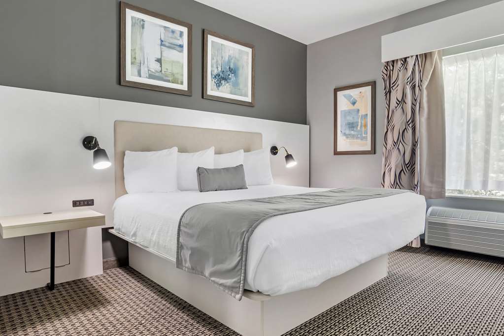 Best Western Plus Two Rivers Hotel & Suites - photo 14
