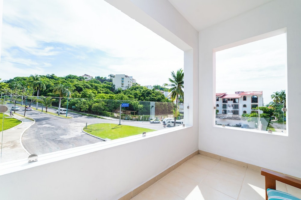 Hotel Castillo Huatulco & Beach Club