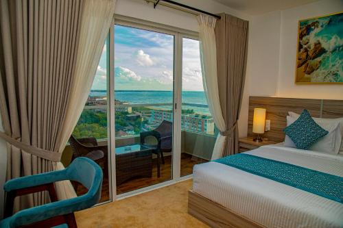 Negombo Beach The Breeze by Glorious Holidays — 4-Star Luxury Hotel in Negombo, Sri Lanka