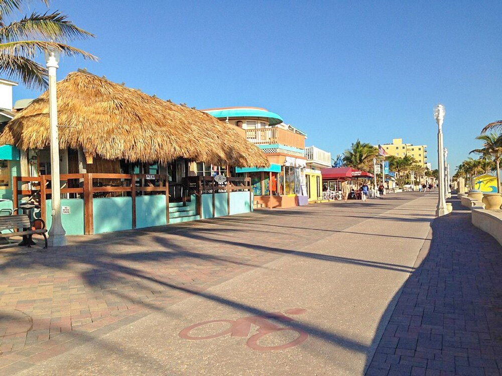 Art Deco Beach Bungalows by RedAwning - photo 41