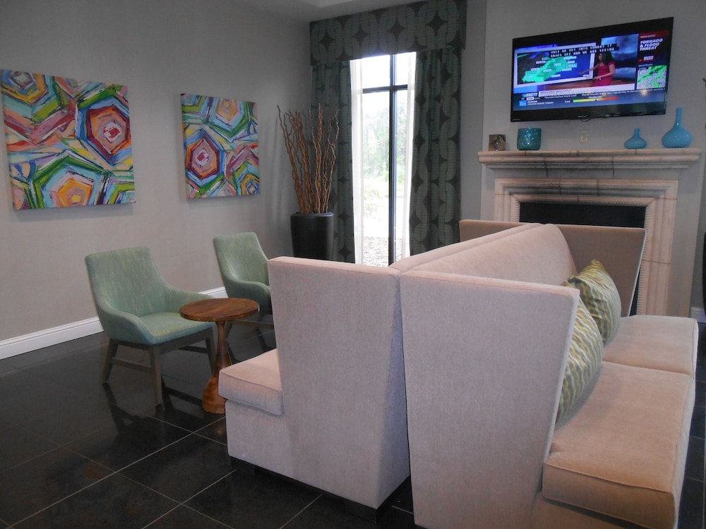 Holiday Inn Express & Suites Carbondale University Area by IHG - photo 29
