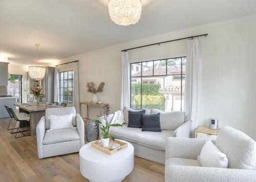 3917 Casa Blanca home — 4-Star Luxury Hotel in Pacific Grove, United States