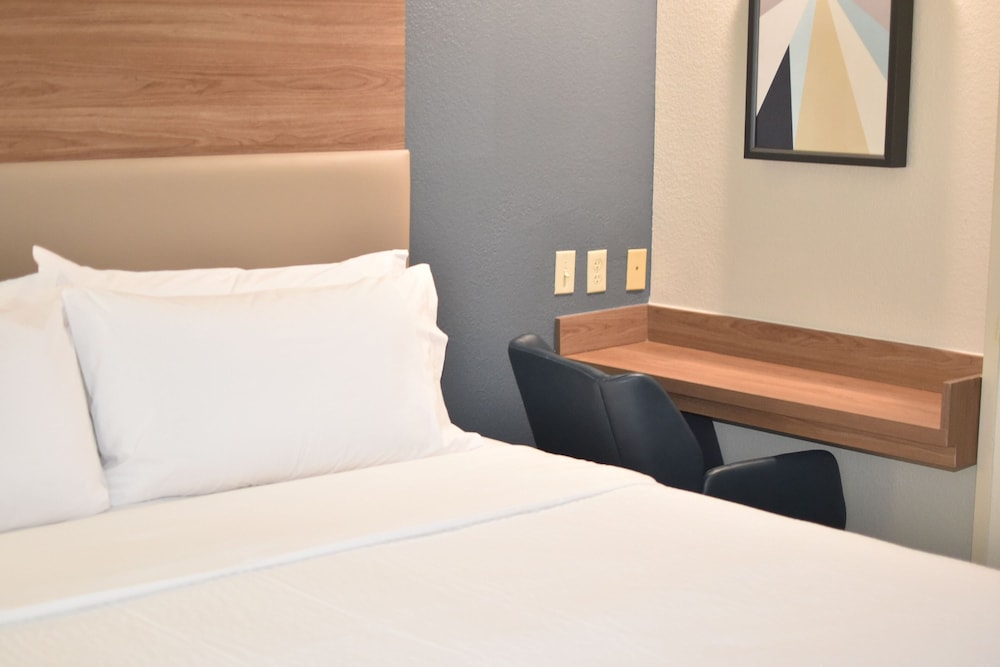Candlewood Suites Fayetteville University of Arkansas by IHG - photo 7